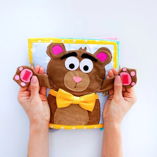 Książeczka sensoryczna, miś, książka ze zwierzętami, książka z materiału