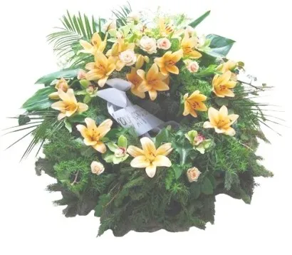 Wreath of yellow flowers (with ribbon)