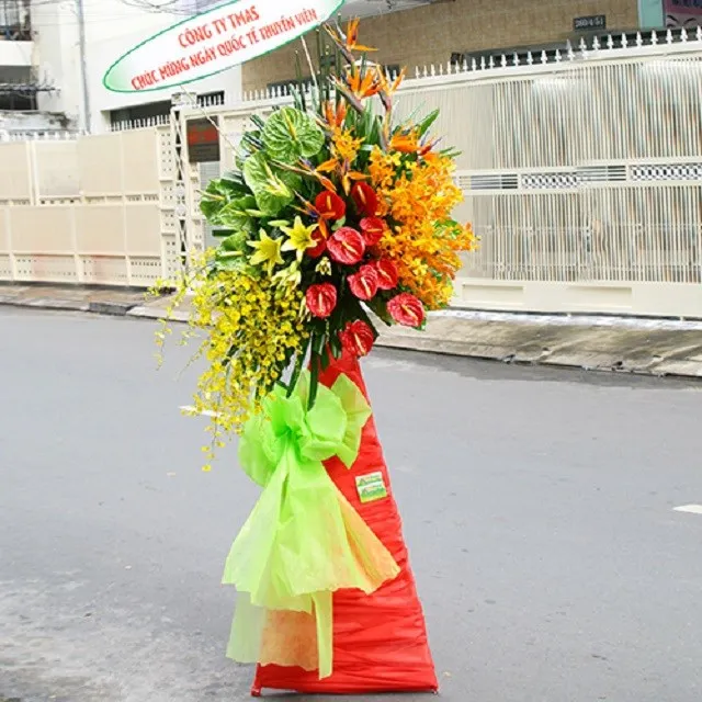 Standing Arrangement - Vietnam