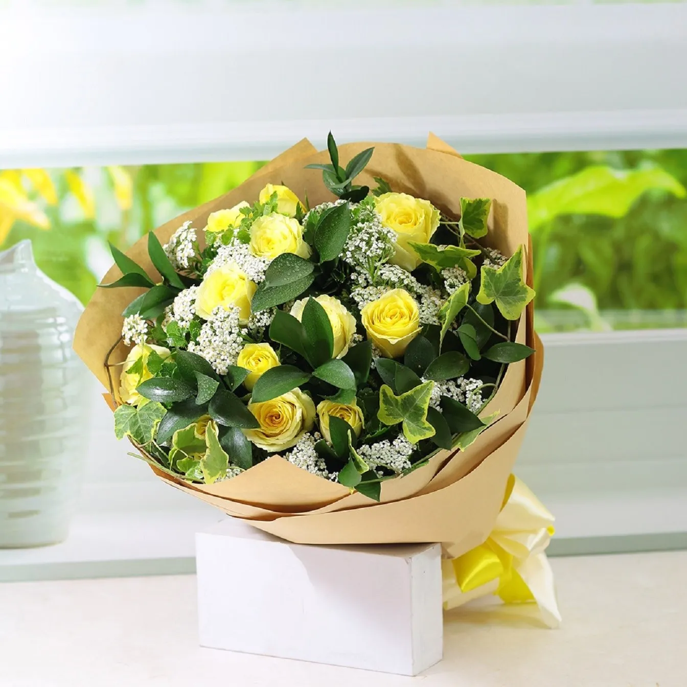 Yellow and white bouquet - Vietnam