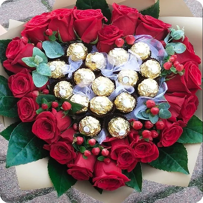 Bukiet Ferrero Rocher - Poczta Kwiatowa® piękne kwiaty