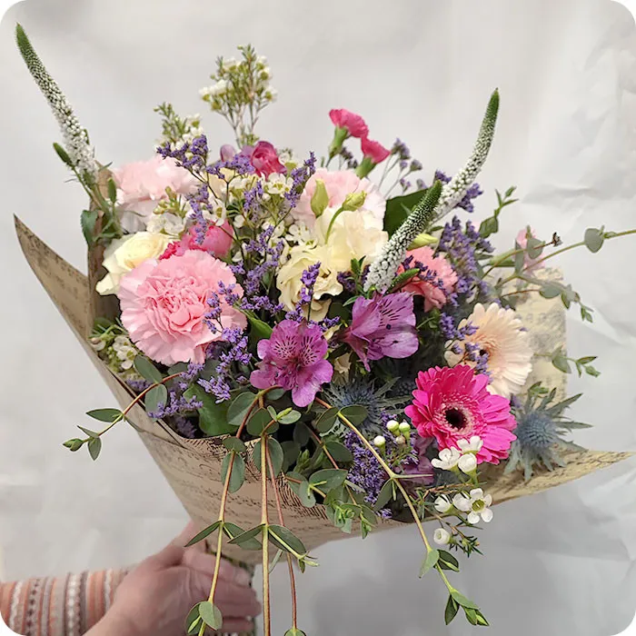 Bukiet z nutami - Poczta Kwiatowa® piękne kwiaty do Krakowa