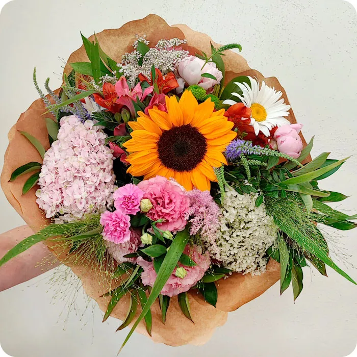 Bukiet ze słonecznikiem - Poczta Kwiatowa® piękne kwiaty do Krakowa