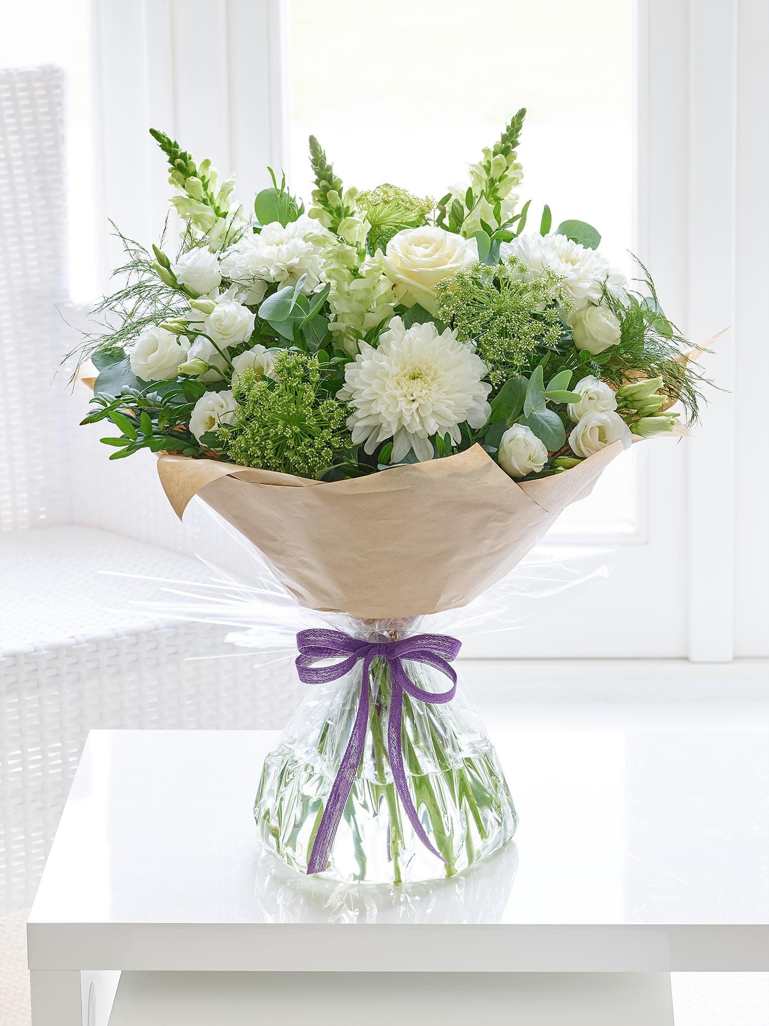 CLASSICAL CHARM HAND-TIED