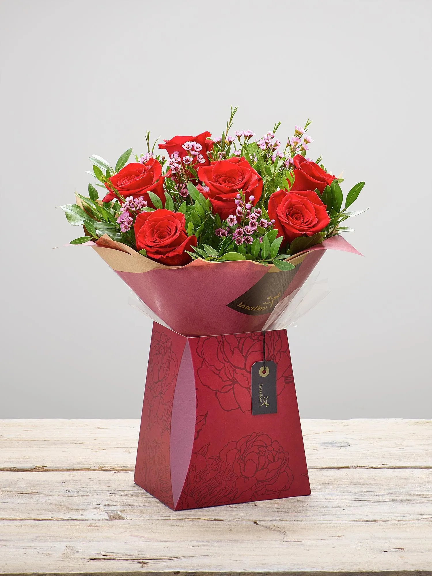 SCARLET KISSES GIFT BOX