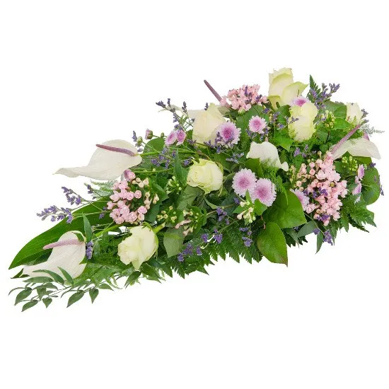 Wiązanka Zorza, wiązanka z anturium, buwardii, chryzantem, limonium, róż kremowych, zieleni dekoracyjnej, kwiaty na ostatnie pożegnanie