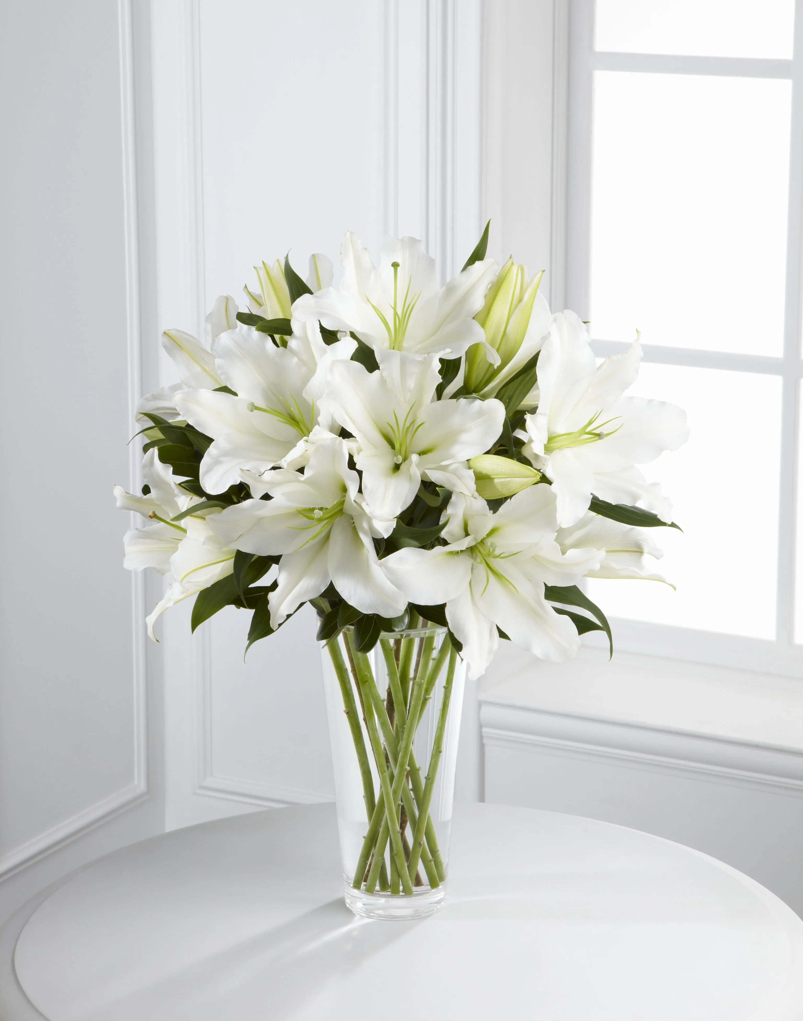 S4-4443 Light in Your Honor™ Bouquet - Trinidad & Tobago