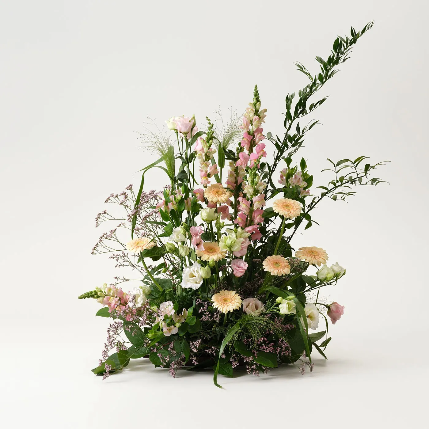 Funeral arrangement in pink - Sweden
