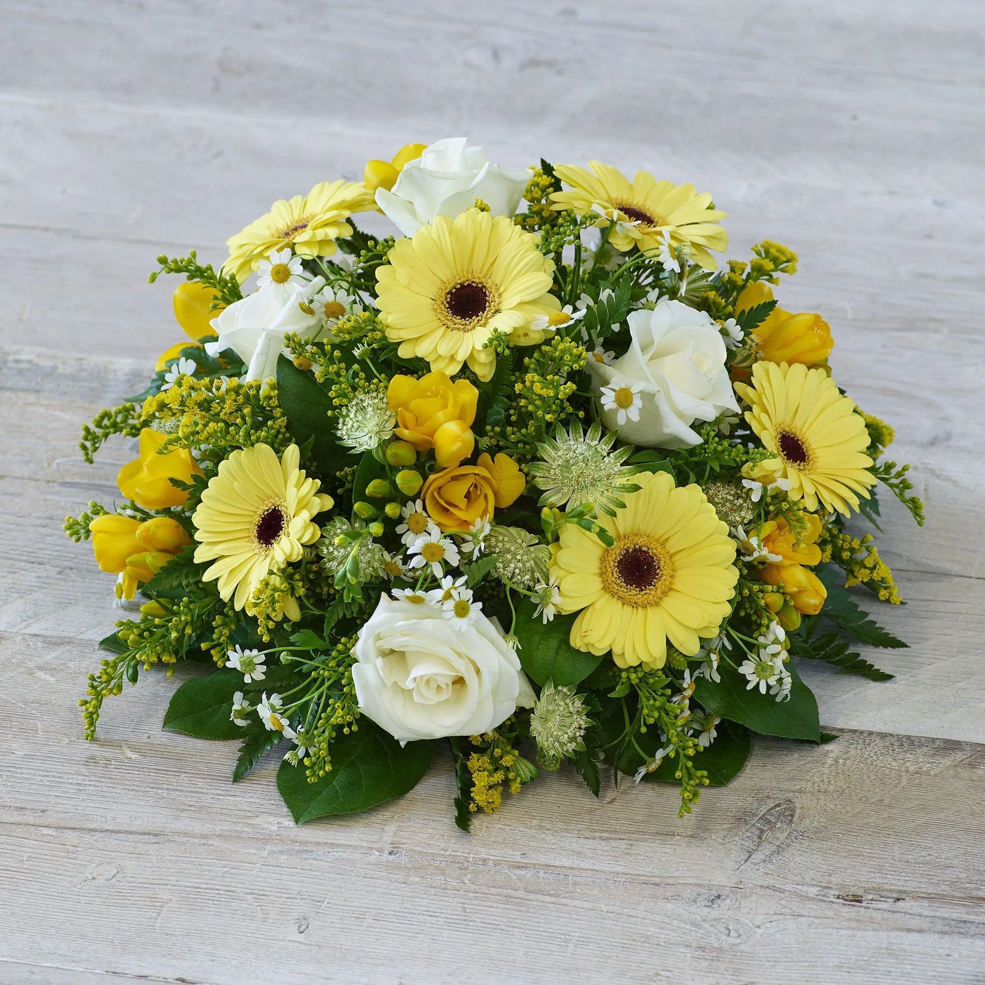 Large Scented Yellow Posy - United Kingdom