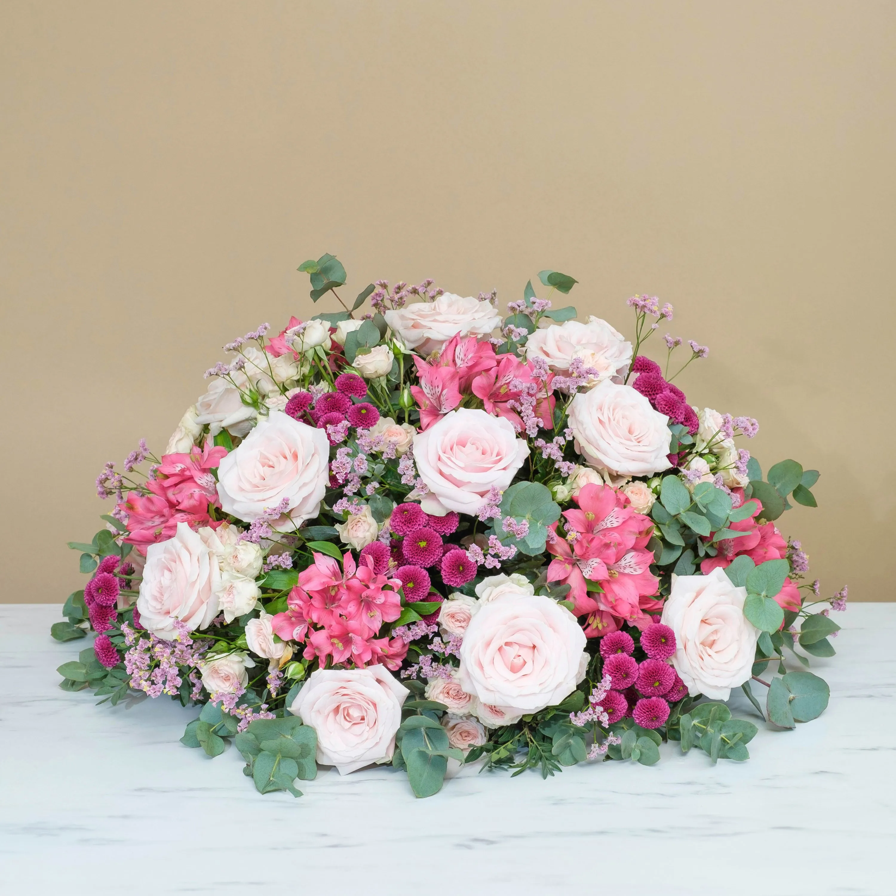 Bel hommage rose - France