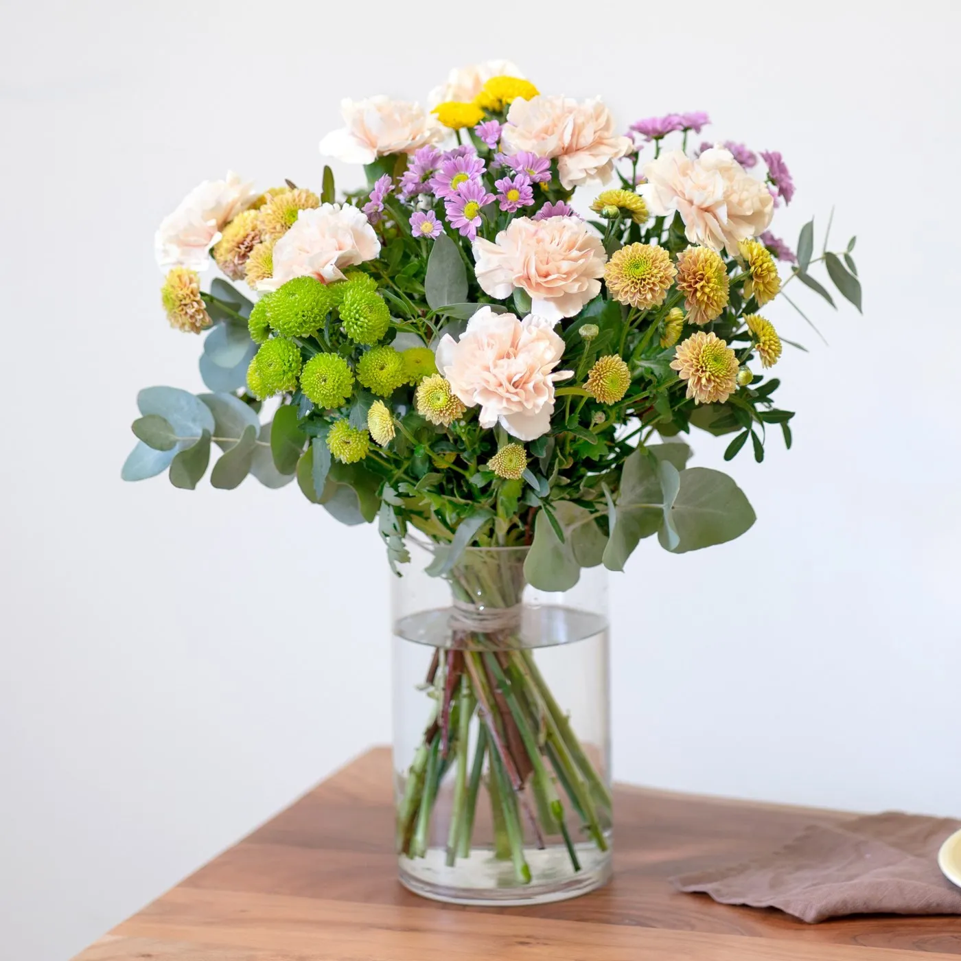 Mixed bouquet with Chrysanthemums in cream, green and yellow - Andorra