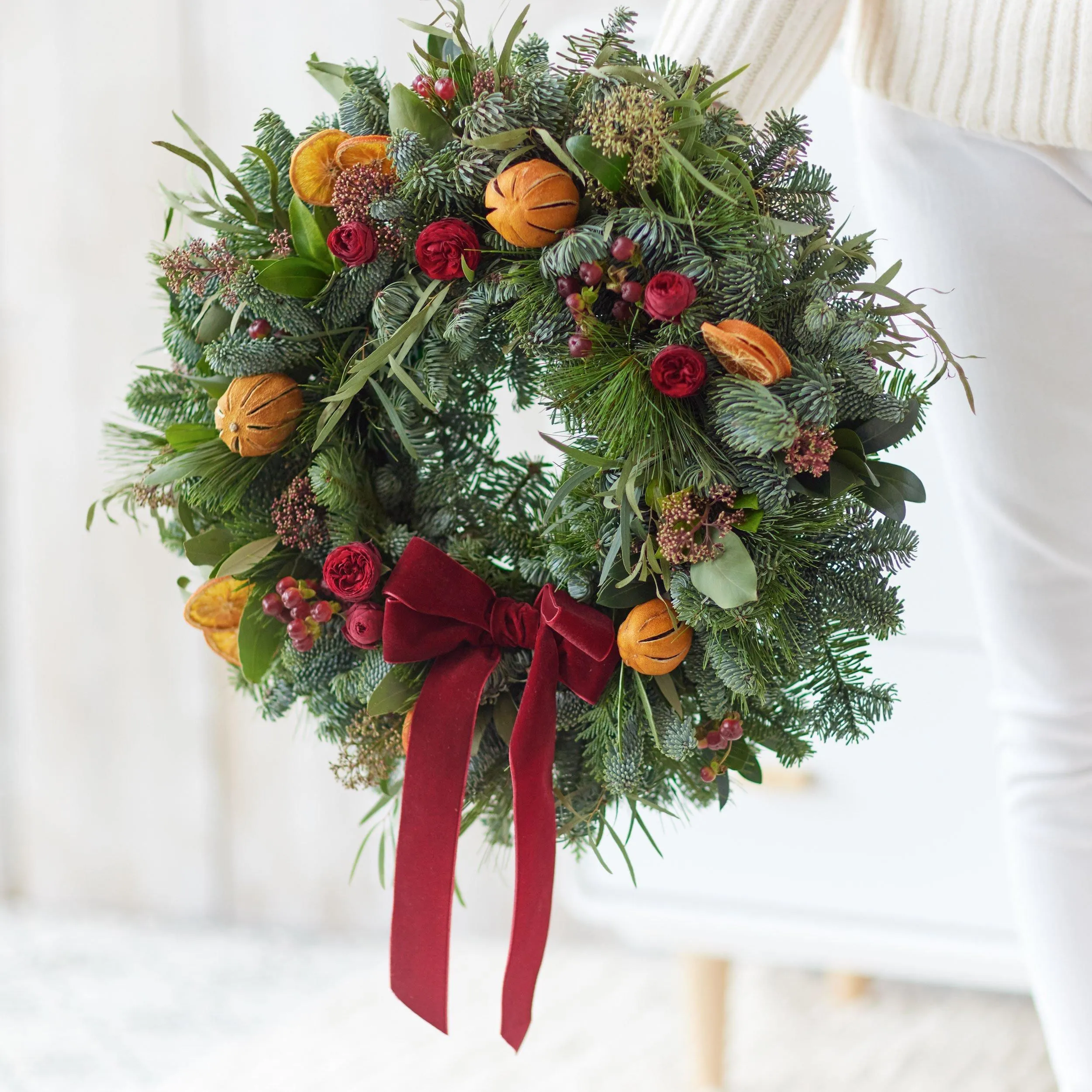 Extra Lovely Classic Christmas Wreath - United Kingdom