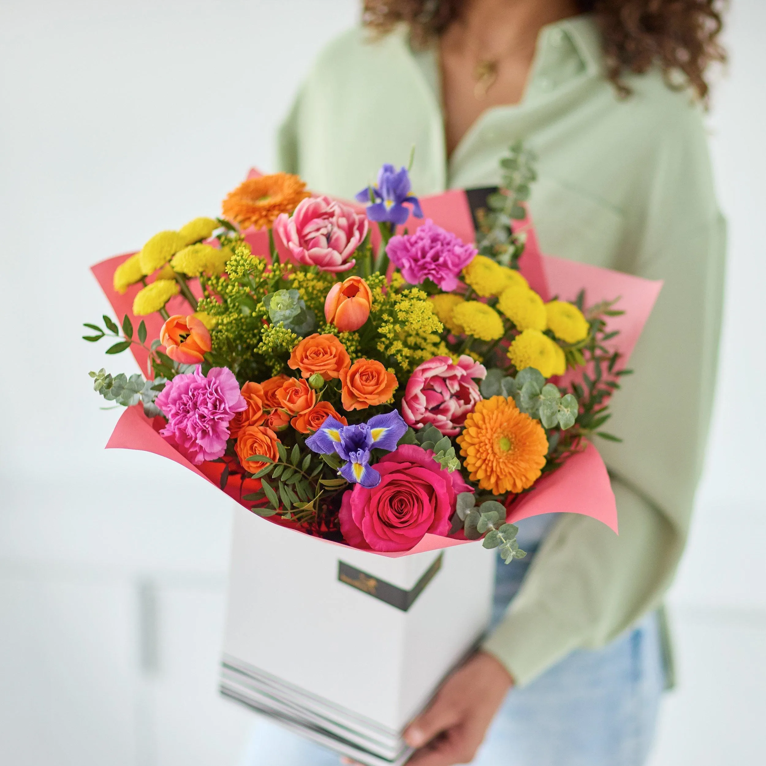 Lovely Classic Spring Bouquet Without Lilies - United Kingdom