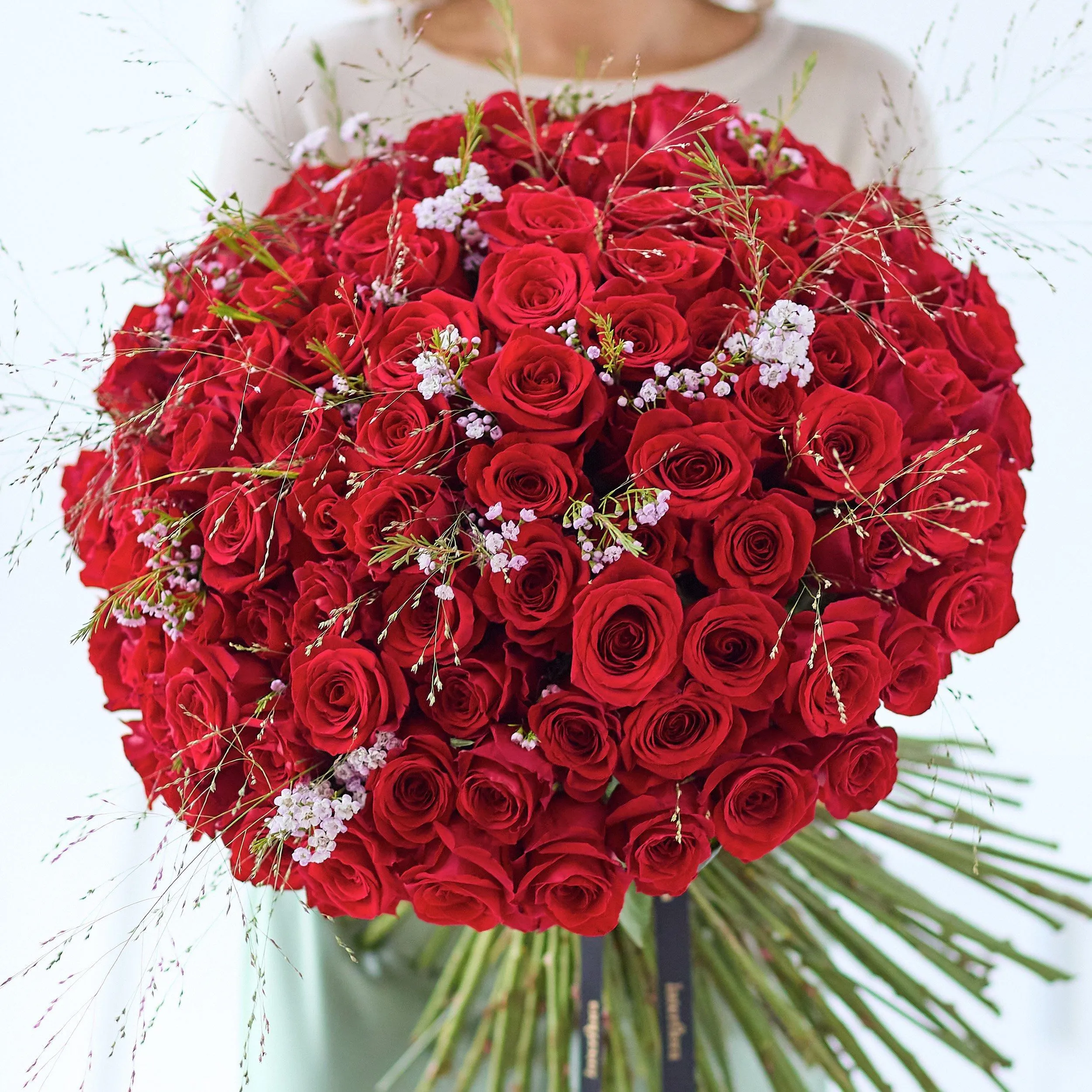 Valentine's Day Luxury 100 Red Roses - United Kingdom