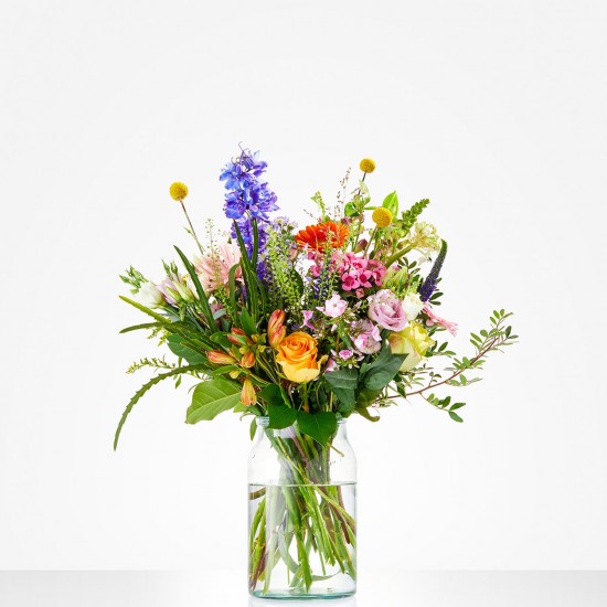 Bouquet: Floral opulence; excl. vase