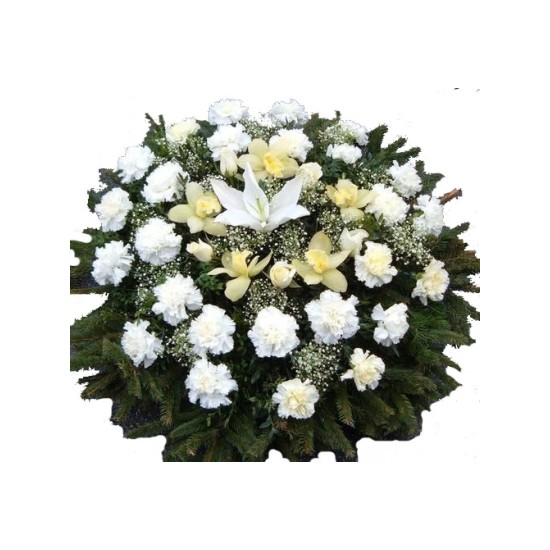 Wreath with white flowers (without ribbon)