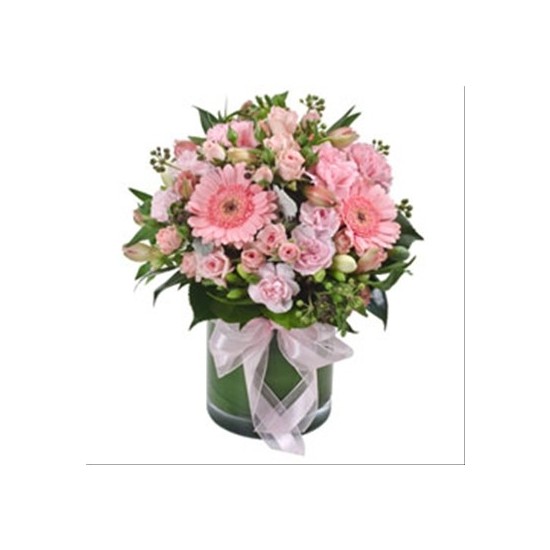 Bukiet różowych kwiatów mieszanych