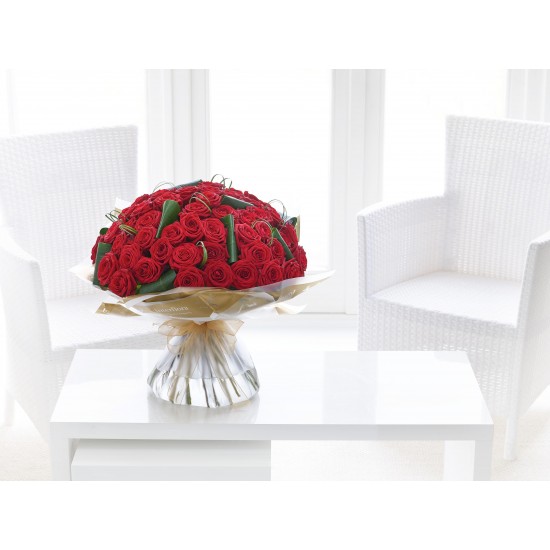 UNFORGETTABLE 50 RED ROSE HAND-TIED