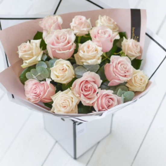 Piękny i Prosty Bukiet Różowych Róż