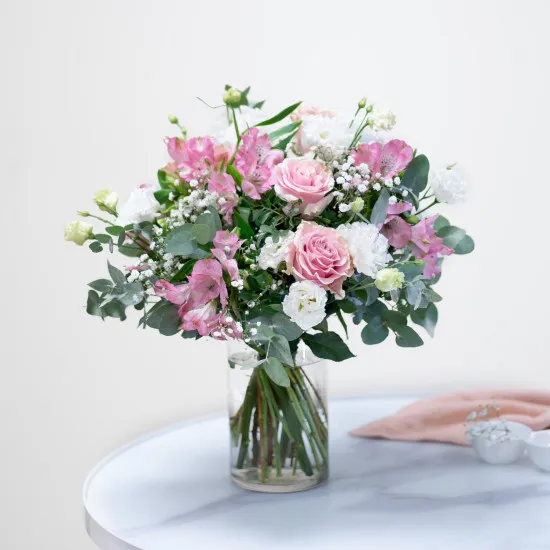 Mixed romantic bouquet