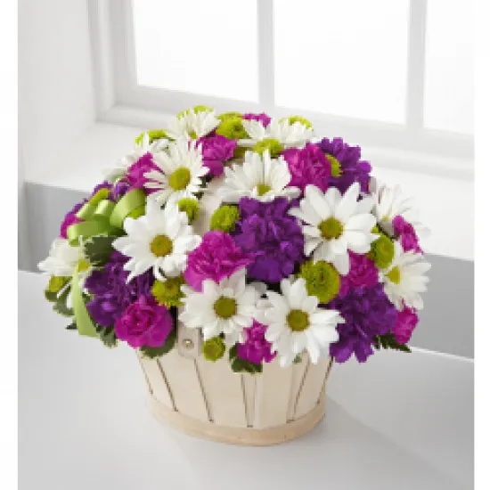 Kosz z bukietem Blooming Bounty w zestawie