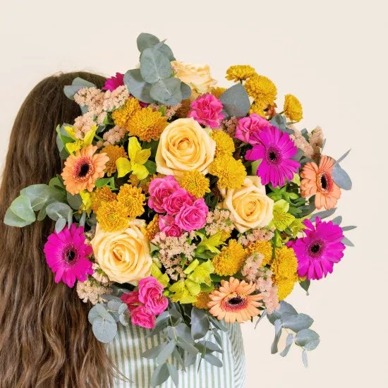 Mamma mia - mieszany bukiet kwiatów w odcieniach pomarańczy i różu