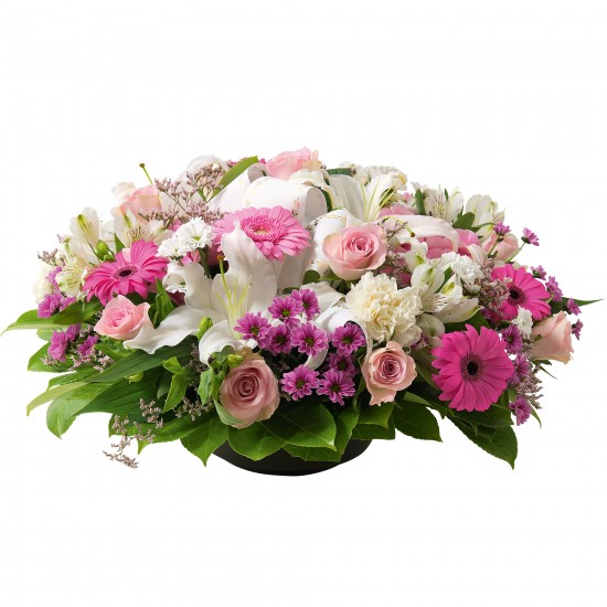 Round flowers arrangement in white and pink colours