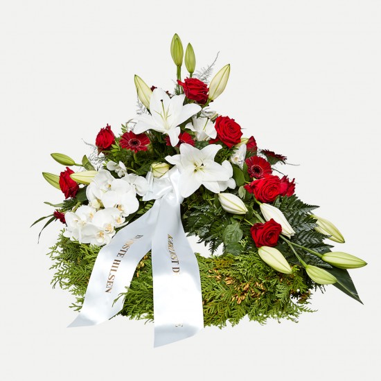 Classic wreath with ribbon - white and red