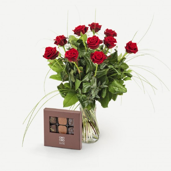 Romantic red roses with chocolates