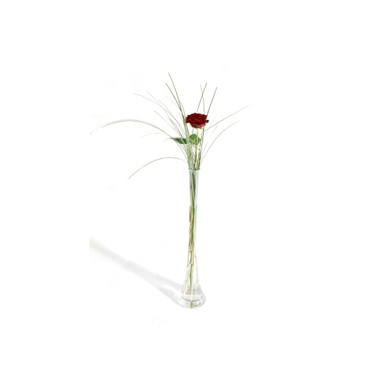 Róża z dekoracją w wazonie