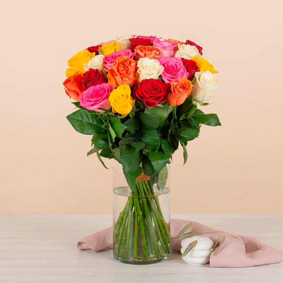 Bouquet of short multicolored roses - Spain
