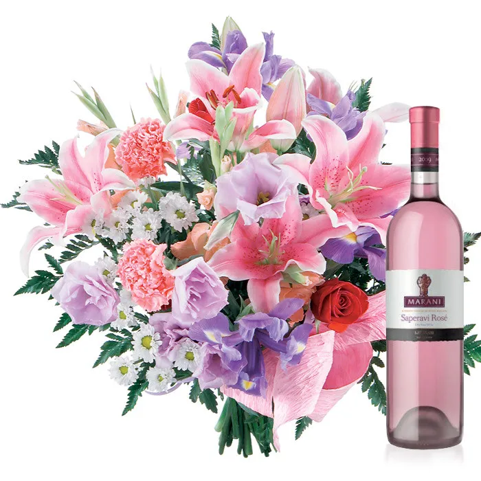 Bukiet imieninowy z winem, kwiaty w pastelowych kolorach, różowy bukiet z różowym winem