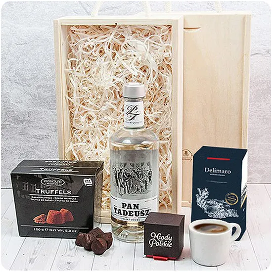 Wooden box, gift with vodka, deliamro coffee and truffles, engraved box