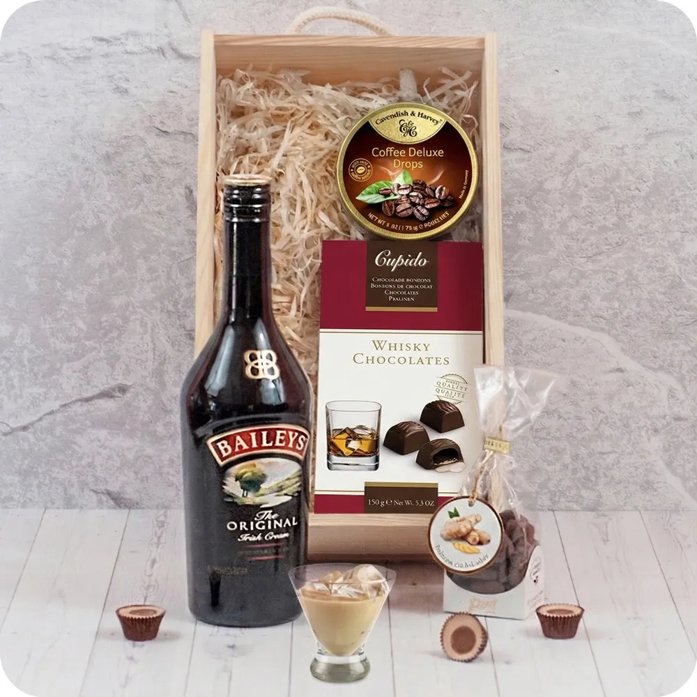 Kawowy pejzaż - Poczta Kwiatowa® grawerowana skrzynka na prezent Baileys 
