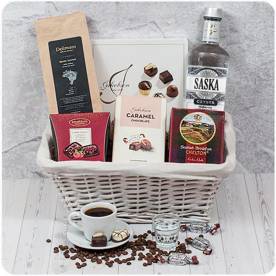 Festive basket - Poczta Kwiatowa® - gift basket with delivery