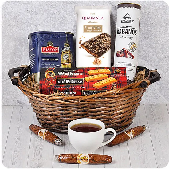 Taste of a Victory - Poczta Kwiatowa® gift basket with brandy