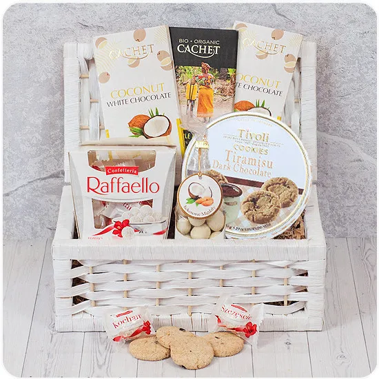 Poczta Kwiatowa® Coconut box - gift basket with delivery