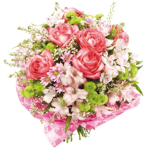 bukiet różowy, róże z alstromerią, santini różowym i zielonym i gipsówką w różowej kryzie