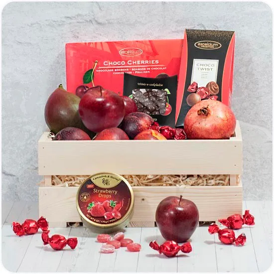 Box of seasonal fruits - a healthy and tasty gift in delivery