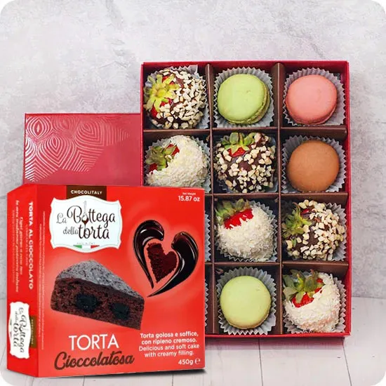 Chocolate-covered strawberries with macarons and cake | Poczta Kwiatowa