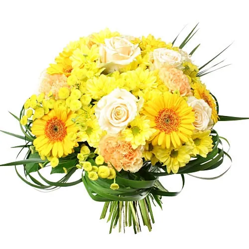 Bouquet of sunny years, bouquet of cream roses, carnation, gerberas, margaretes, grass