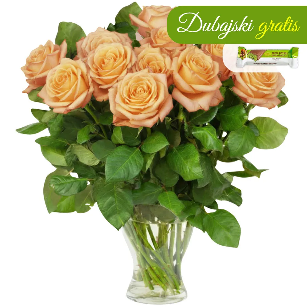 12 tea roses - Poczta Kwiatowa® tea roses in a delivery box
