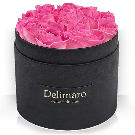 Flowerbox pink roses in a black box for everyone with delivery to every place