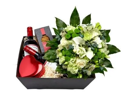 Gift box with bouquet, lime and green