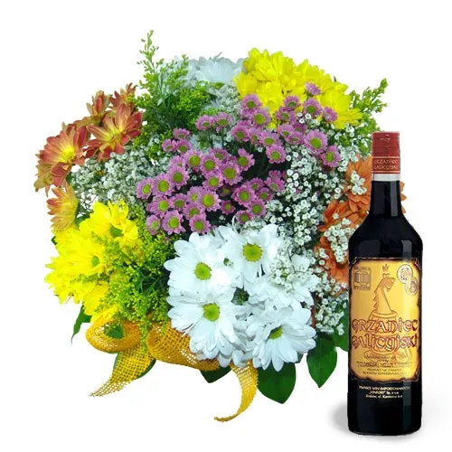 Kwiaty rozgrzewające, kolorowy bukiet z grzanym winem, kolorowe margaretki z dodatkami