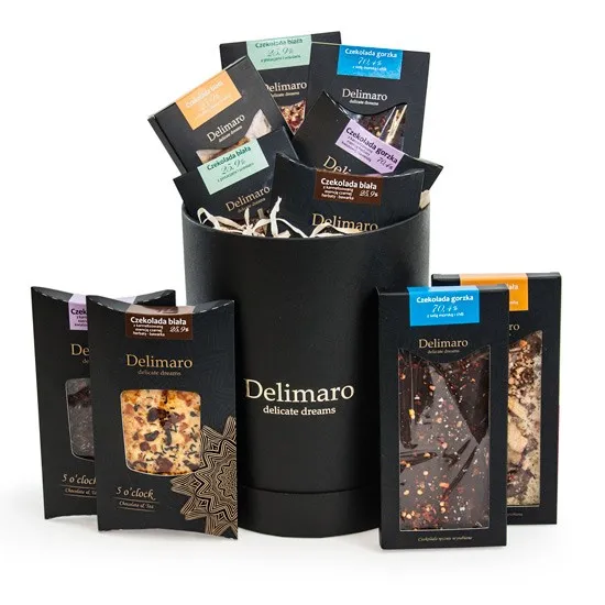 Pudełko szczęścia, czarne okrągłe pudełko delimaro z zestawem dziesięciu ręcznie robionych czekolad
