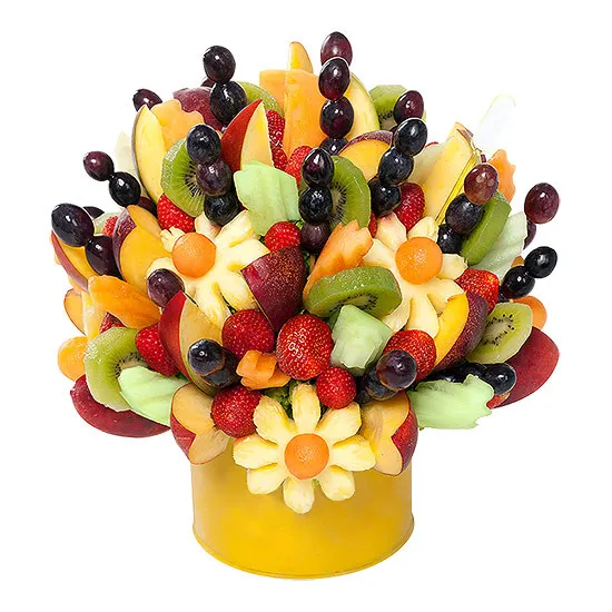 Podaruj bukiet owocowy. Melon, ananas, truskawka i winogrona. Prawdziwa bomba witaminowa