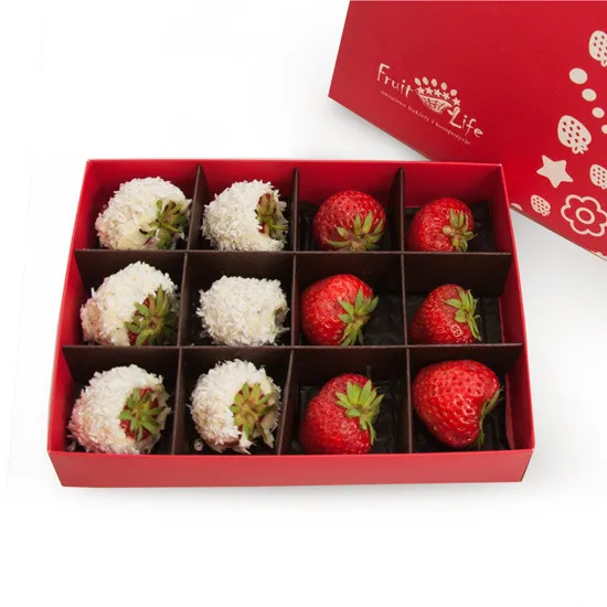 Strawberries for the World Cup, strawberries in white chocolate and coconut shavings