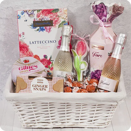 Colorful happiness - Poczta Kwiatowa® gift baskets for every occasion