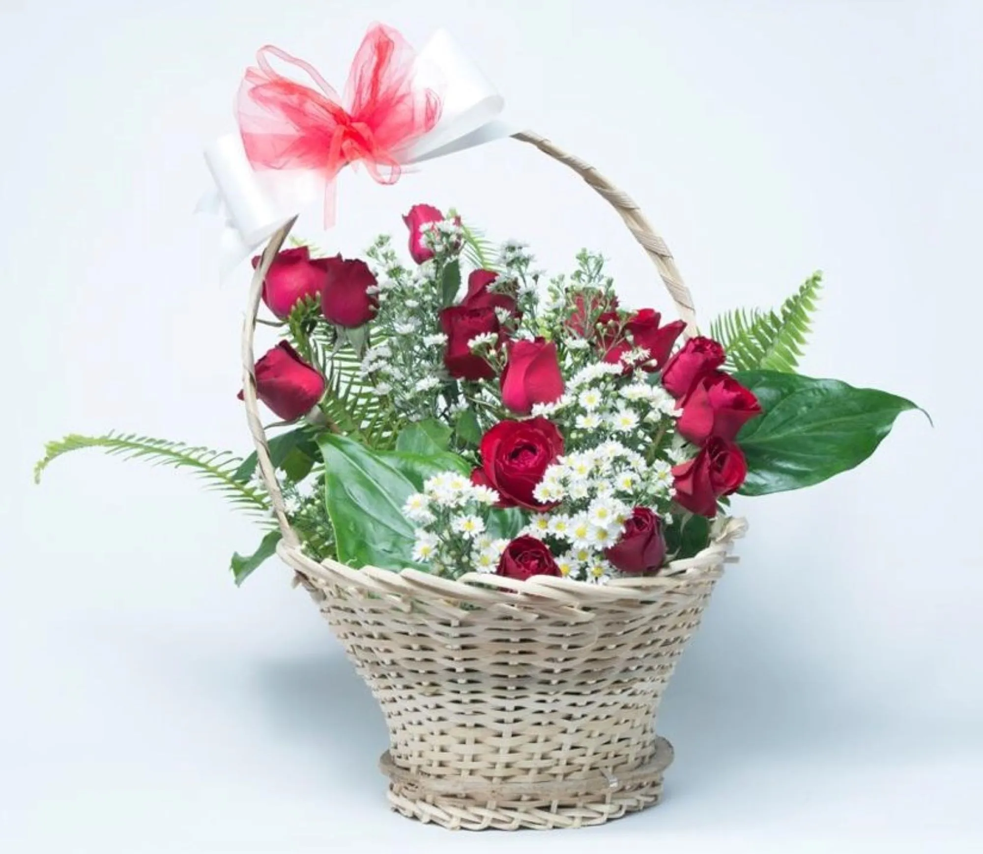 Red rose basket